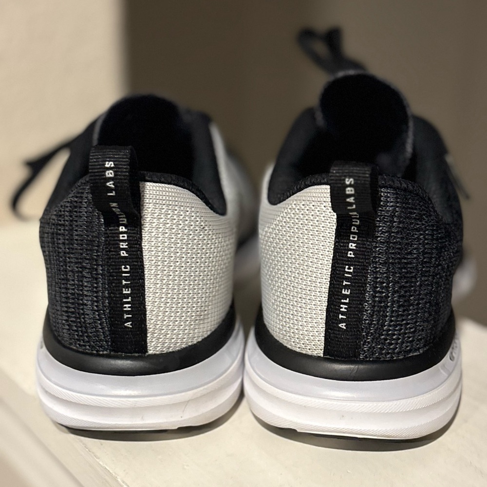 APL Shoes Women's Size 6 Black Gray White Techloom Pro Running Casual Sneakers - Picture 7 of 9